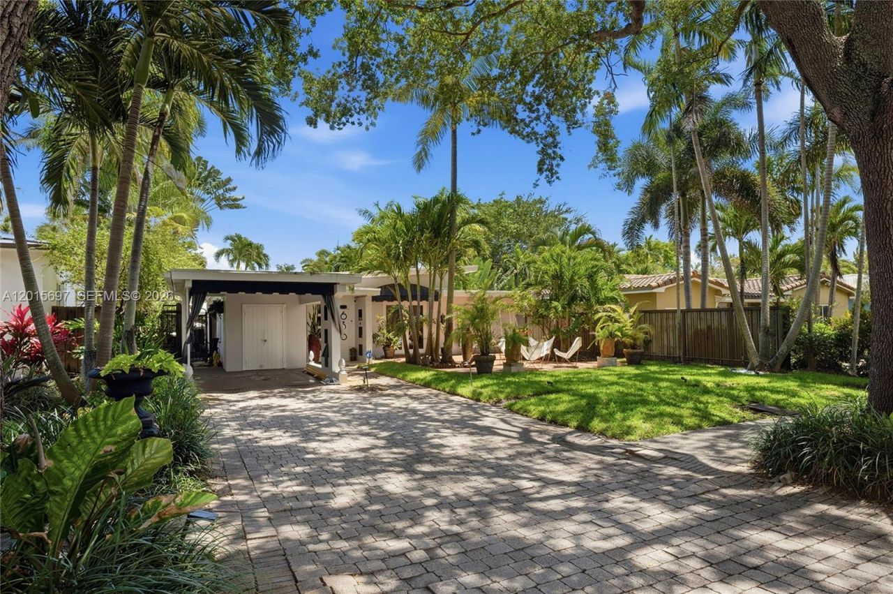 636 NE 17th Ter, Fort Lauderdale, FL 33304 Photo