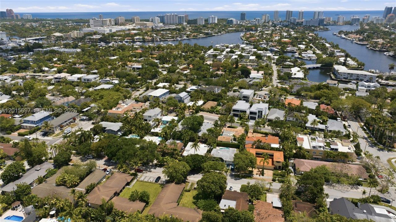 636 NE 17th Ter, Fort Lauderdale, FL 33304 Photo