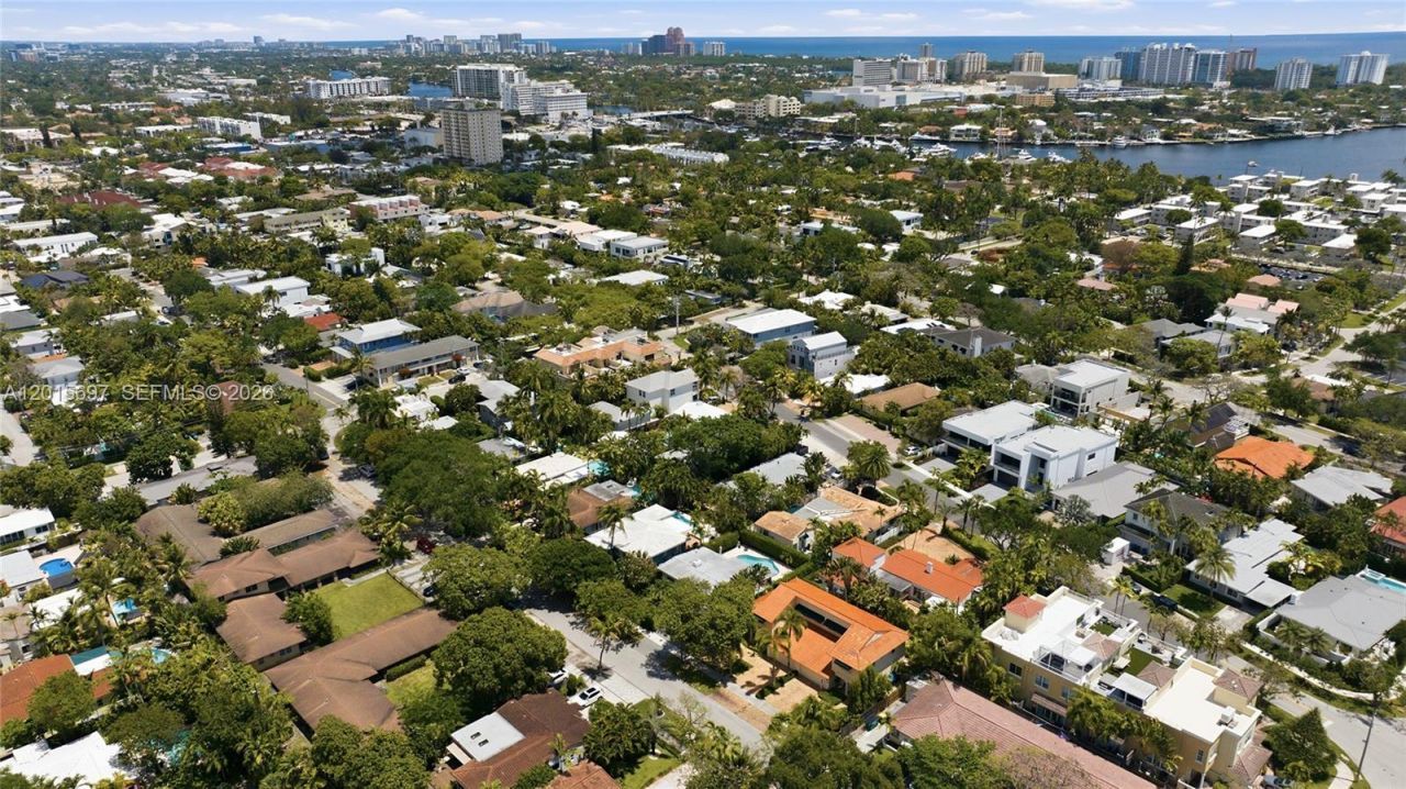 636 NE 17th Ter, Fort Lauderdale, FL 33304 Photo