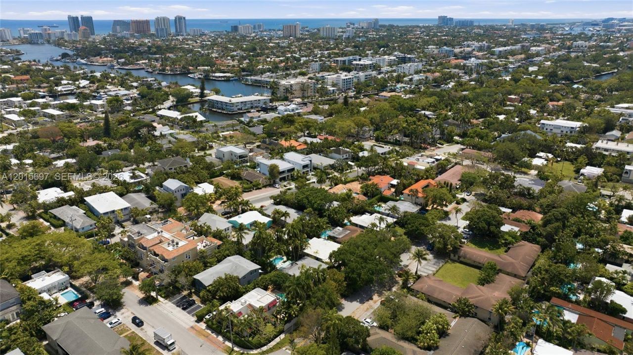 636 NE 17th Ter, Fort Lauderdale, FL 33304 Photo