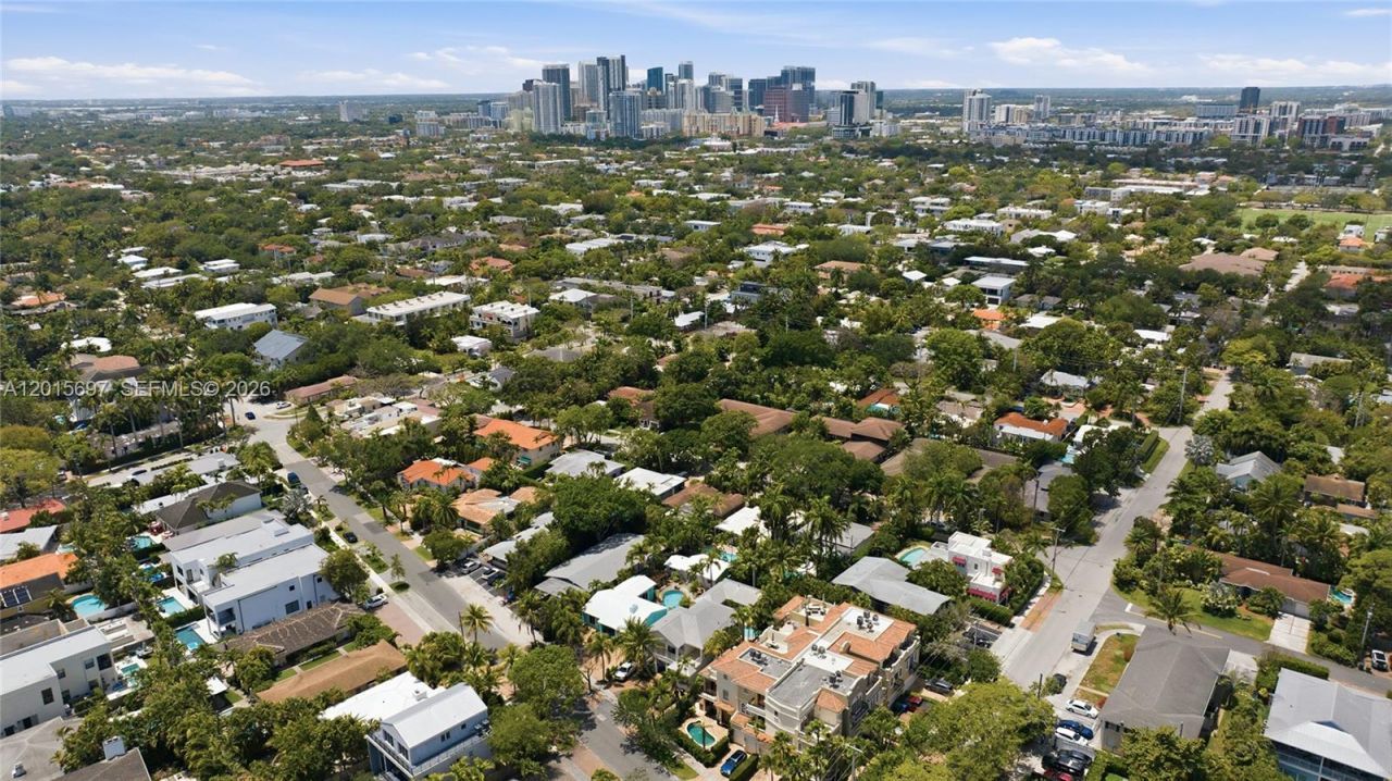 636 NE 17th Ter, Fort Lauderdale, FL 33304 Photo
