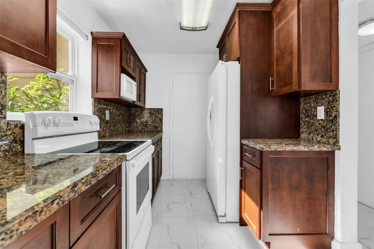 10903 N Kendall Dr, Unit 222, Miami, FL 33176 Photo