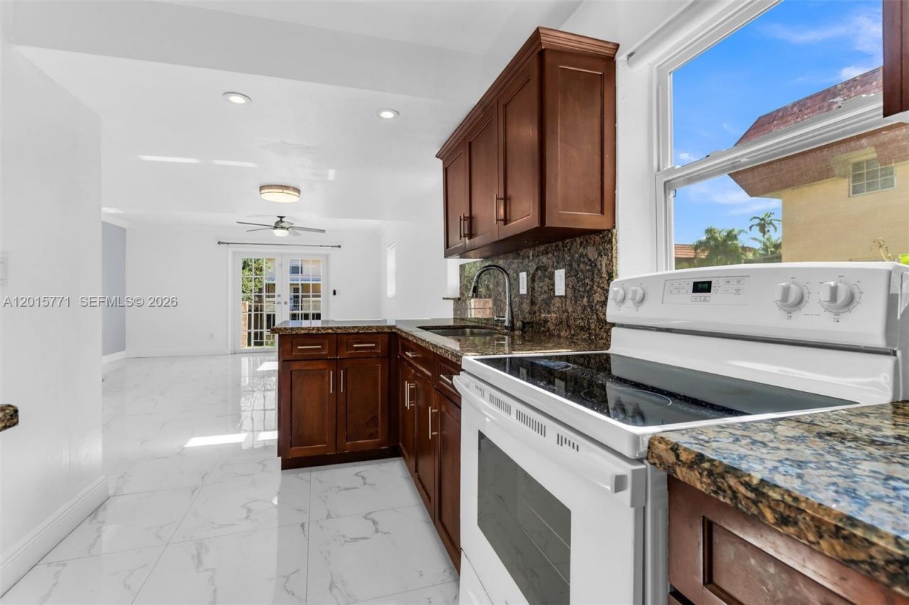 10903 N Kendall Dr, Unit 222, Miami, FL 33176 Photo