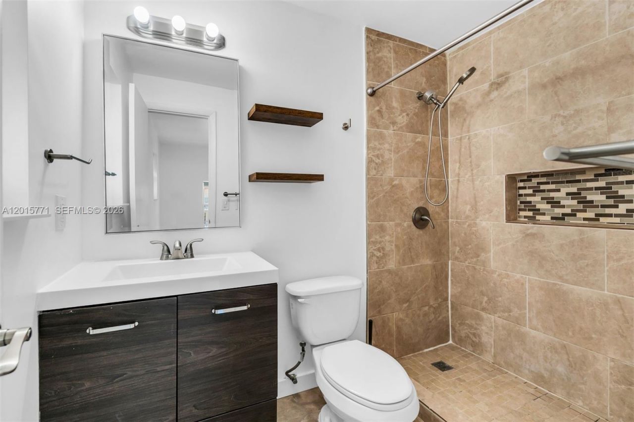 10903 N Kendall Dr, Unit 222, Miami, FL 33176 Photo