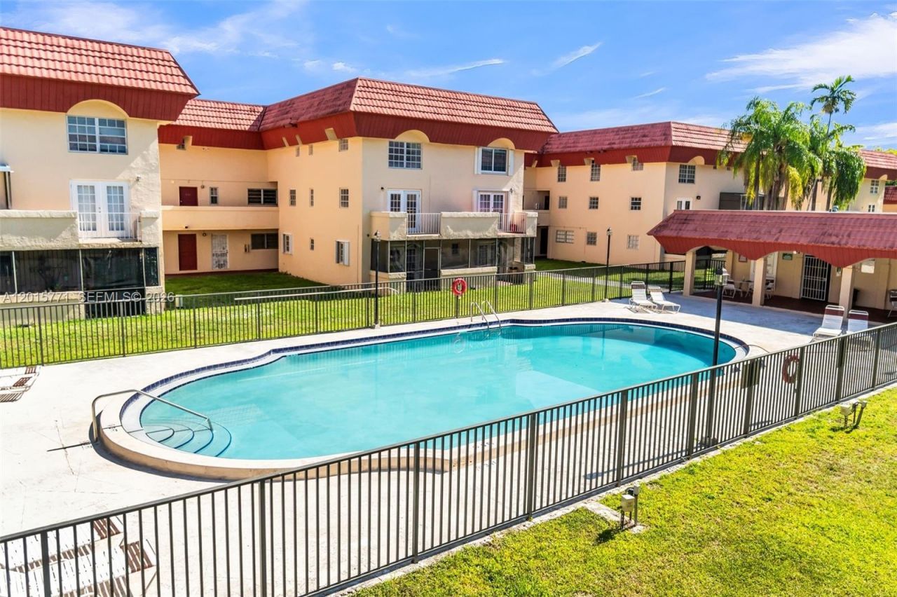 10903 N Kendall Dr, Unit 222, Miami, FL 33176 Photo
