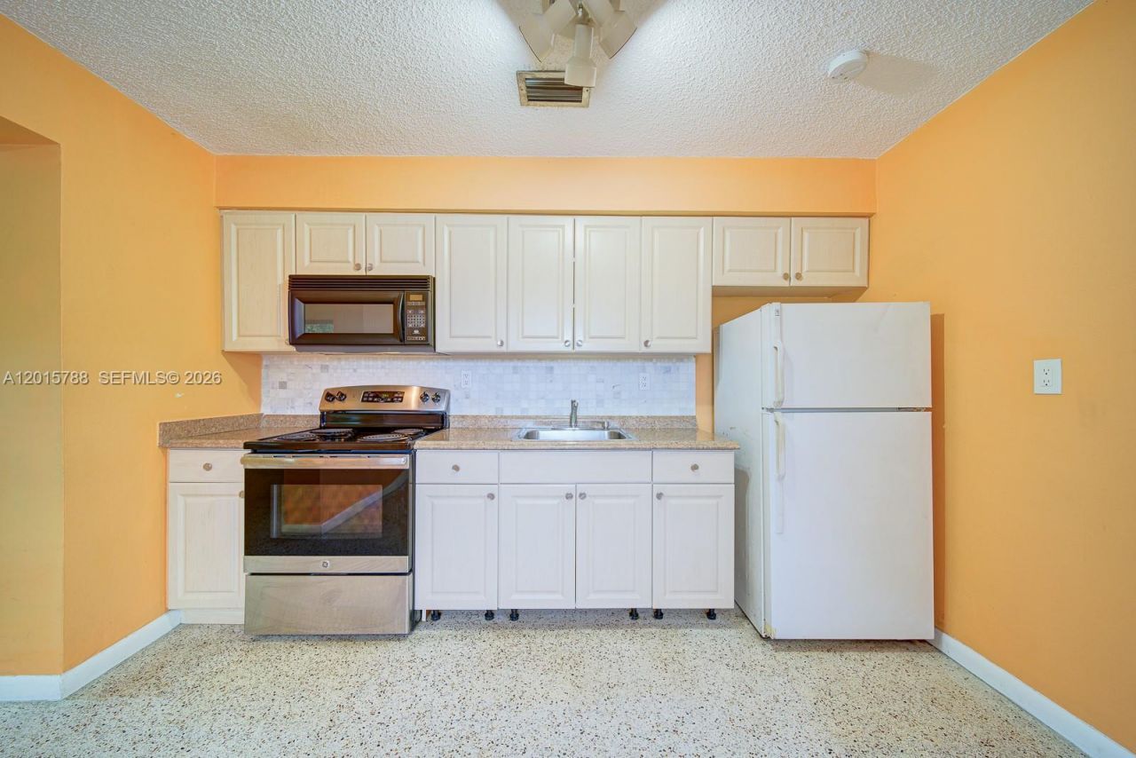 7358 - 7360 SW 23rd St, Miami, FL 33155 Photo
