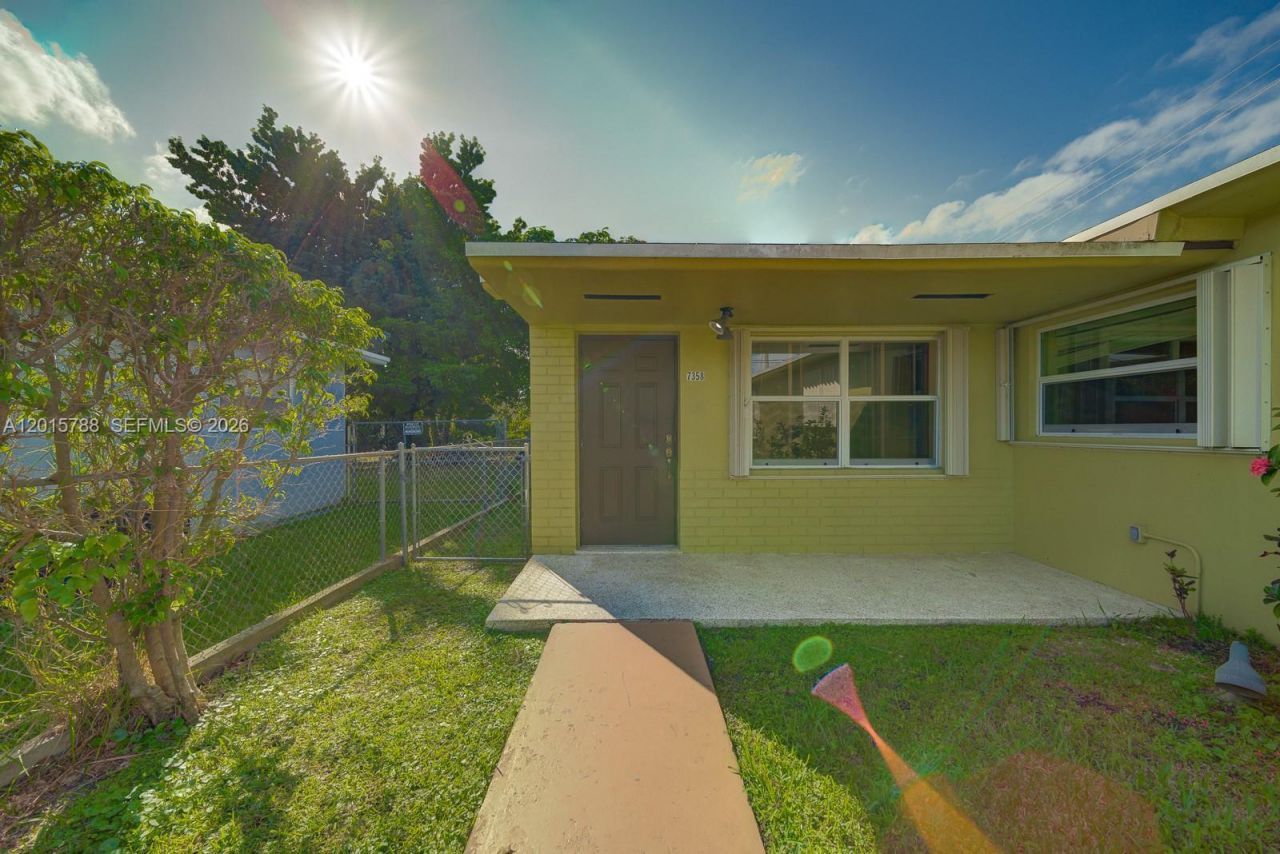 7358 - 7360 SW 23rd St, Miami, FL 33155 Photo