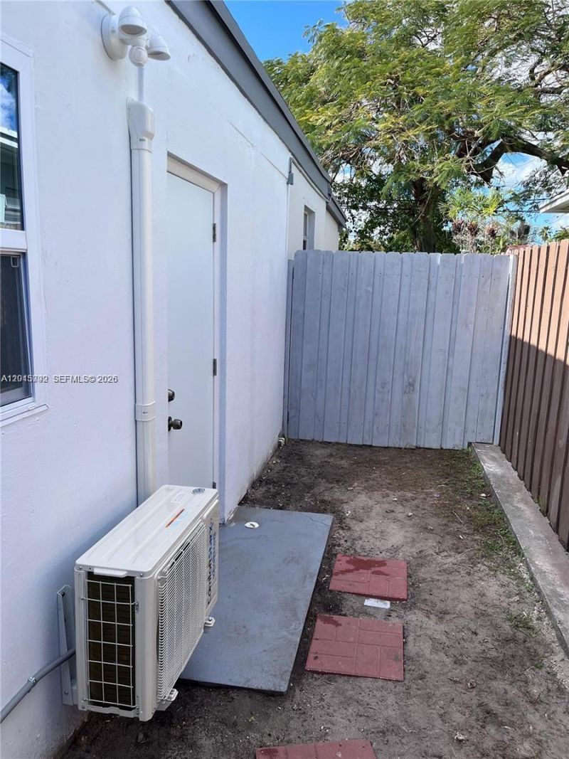 50 NW 68th Ct, Unit 3, Miami, FL 33126 Photo