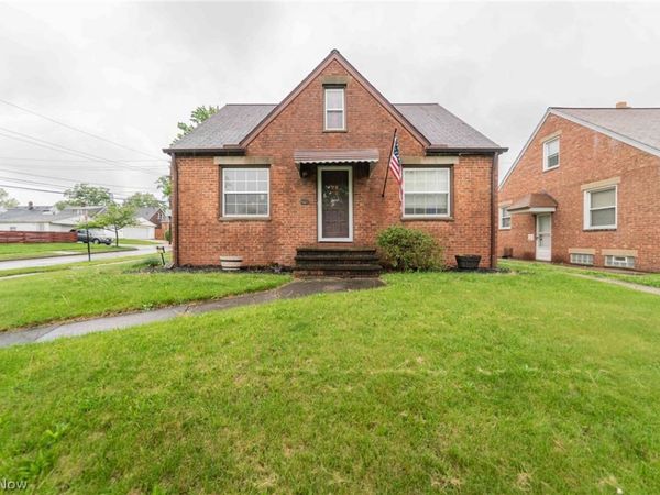 9011 Torrance Avenue, Brooklyn, OH 44144