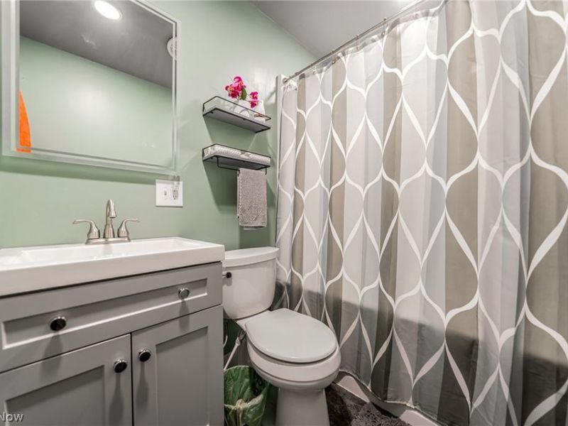 9011 Torrance Avenue, Brooklyn, OH 44144 Photo 18