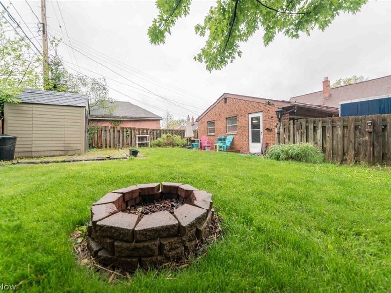 9011 Torrance Avenue, Brooklyn, OH 44144 Photo 33