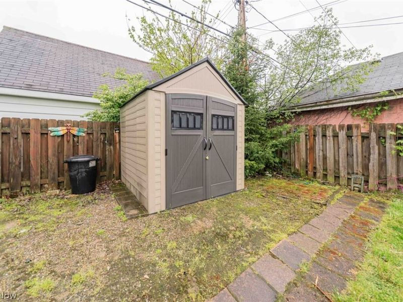 9011 Torrance Avenue, Brooklyn, OH 44144 Photo 34