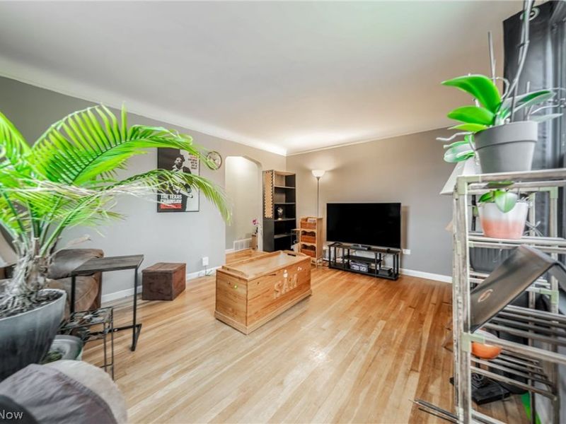 9011 Torrance Avenue, Brooklyn, OH 44144 Photo 7
