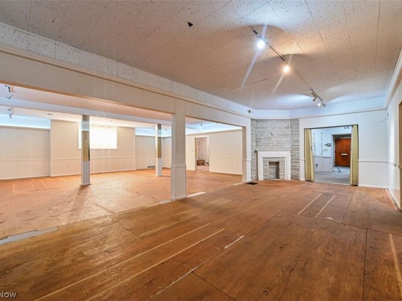 9811 Denison Avenue, Cleveland, OH 44102 Photo 28
