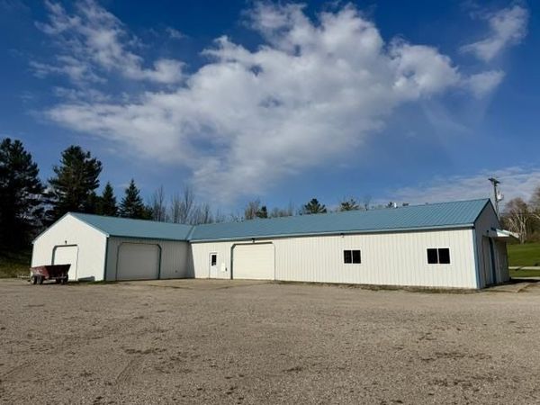 4708 State St, Boyne Falls, MI 49713