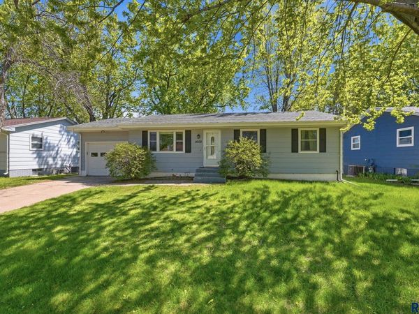 4509 W 37th St, Sioux Falls, SD 57106