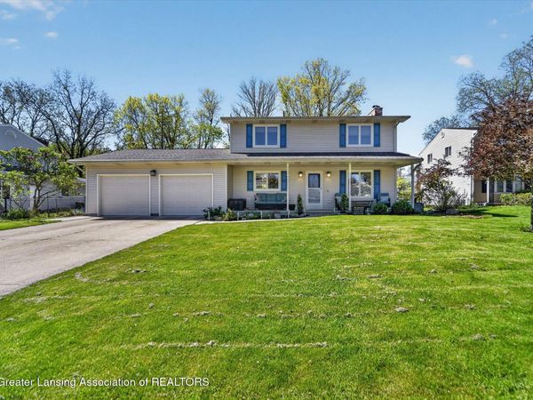 5035 Applewood Drive, Lansing, MI 48917