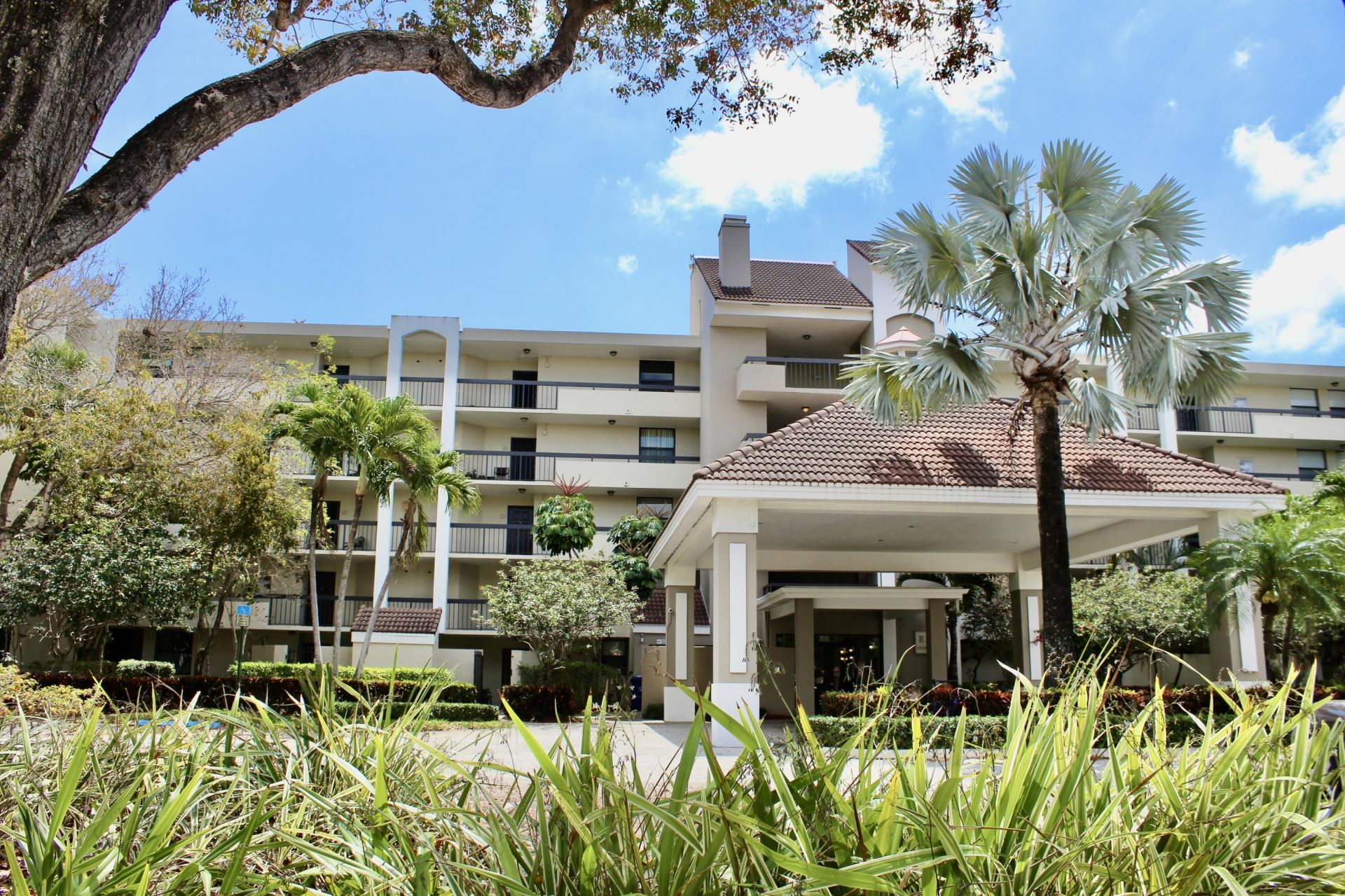 1915 Lavers Circle, Unit E209, Delray Beach, FL 33444 Photo