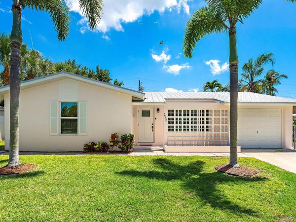 272 Holly Drive, Palm Beach Gardens, FL 33410