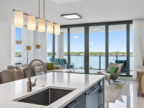1 Water Club Way, Unit 704, North Palm Beach, FL 33408