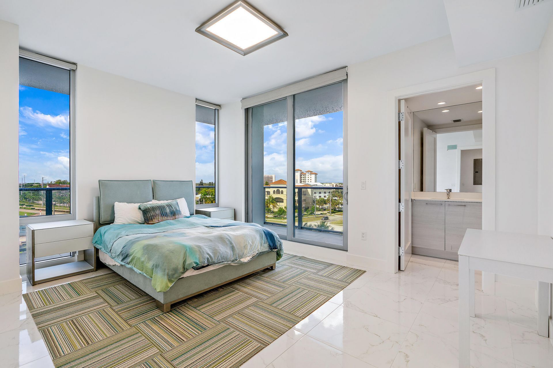 1 Water Club Way, Unit 704, North Palm Beach, FL 33408 Photo