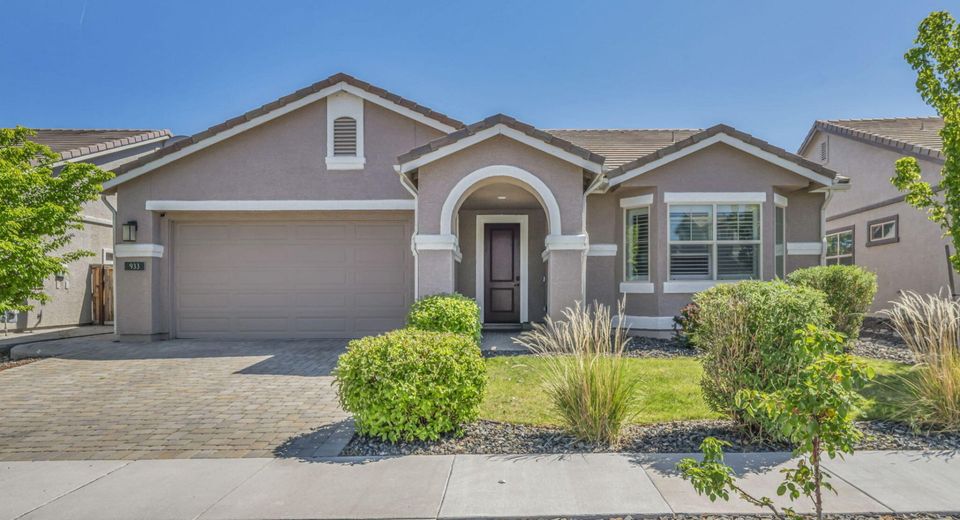 933 Silver Coyote Drive, Sparks, NV 89436 Photo