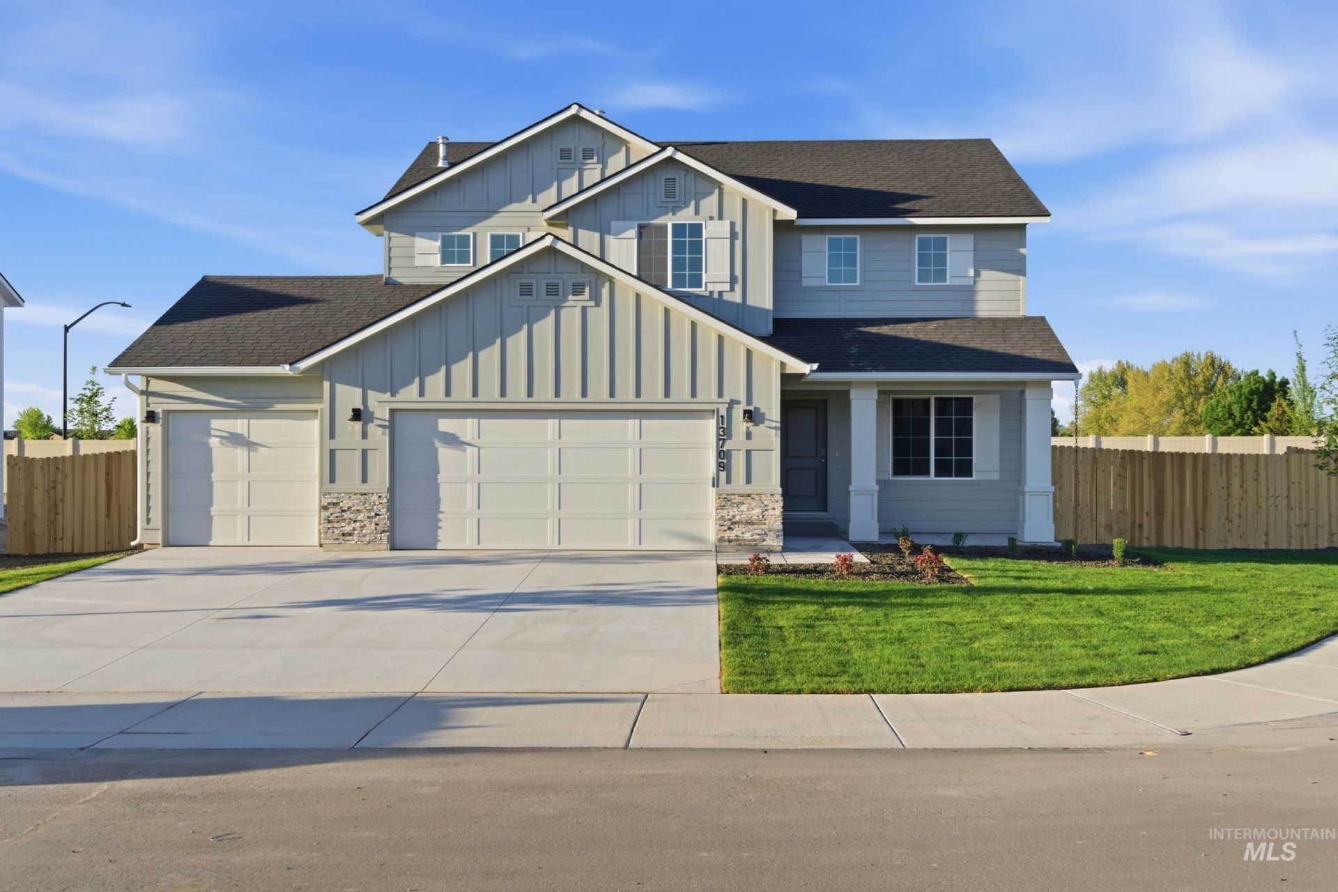 13709 Redway Ct, Caldwell, ID 83607 Main Photo