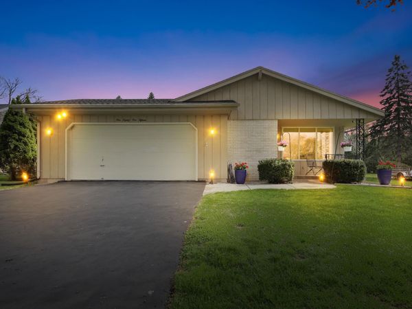 18115 Bolter Ln, Brookfield, WI 53045