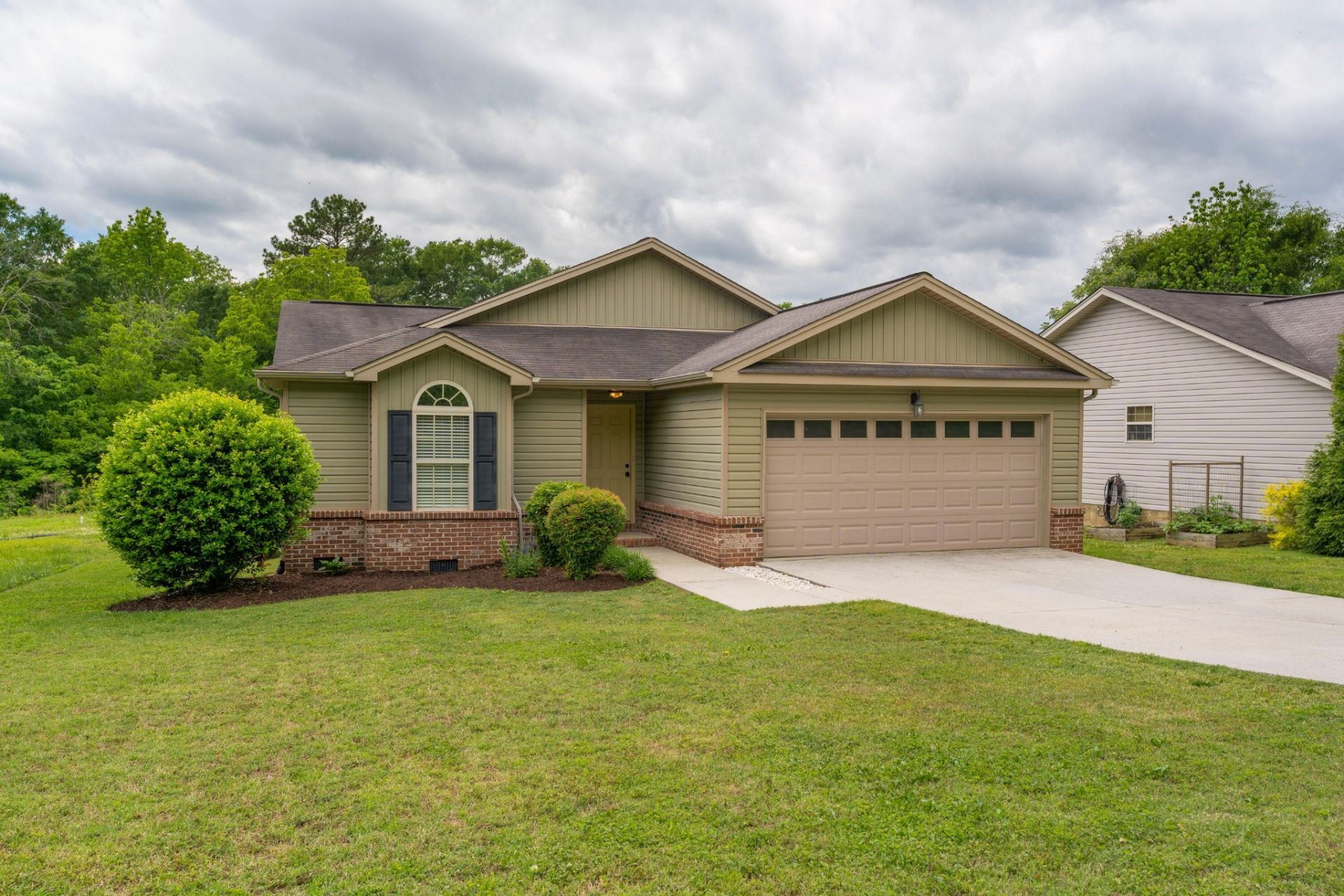 2774 Forest Road, Chattanooga, TN 37406 Main Photo