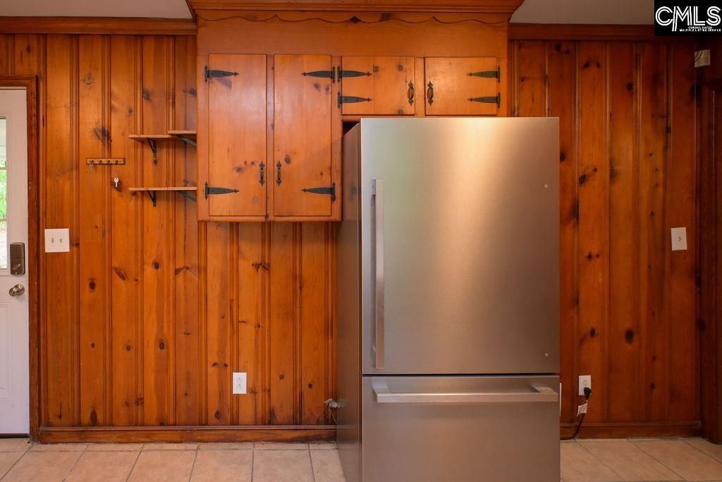 1001 Summerland Drive Photo 9