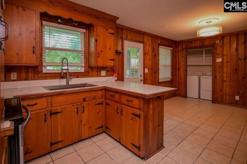 1001 Summerland Drive Photo 11