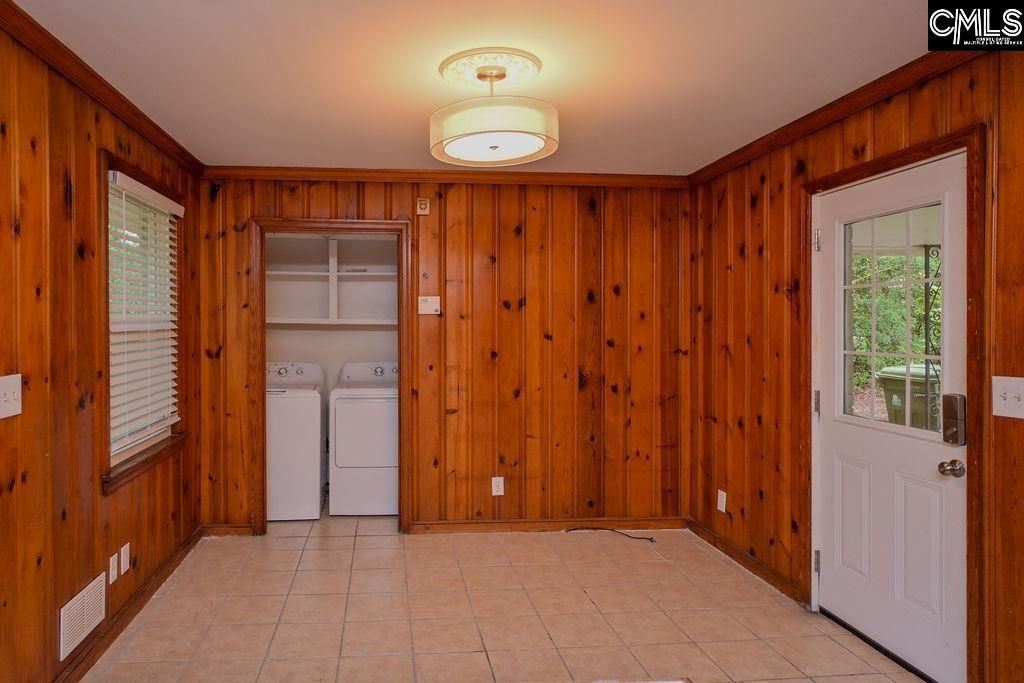 1001 Summerland Drive Photo 12