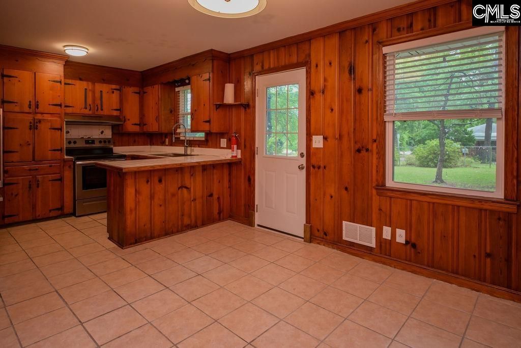 1001 Summerland Drive Photo 7