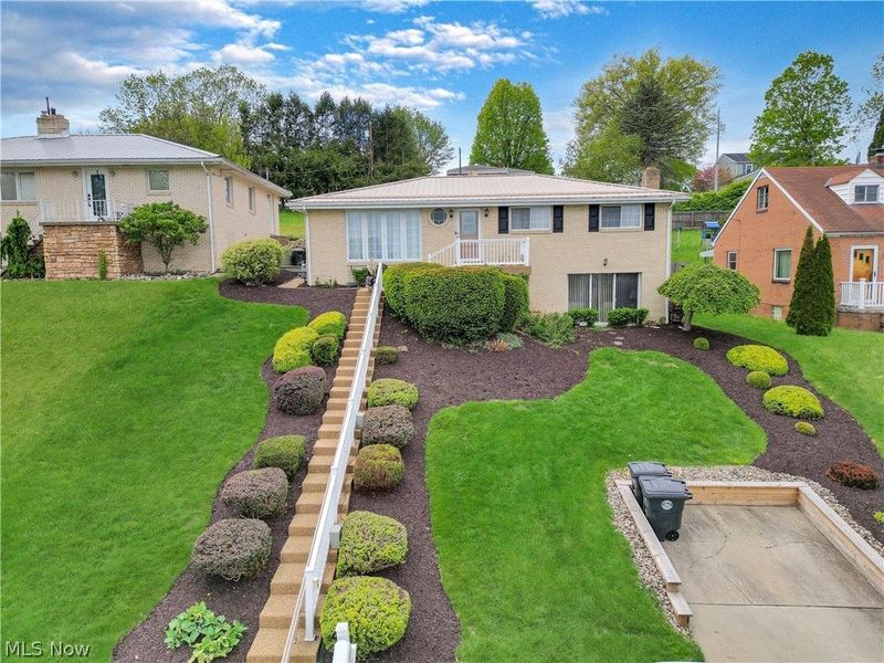 2711 Whitehaven Boulevard, Steubenville, OH 43952 Photo 1