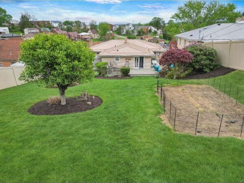 2711 Whitehaven Boulevard, Steubenville, OH 43952 Photo 2