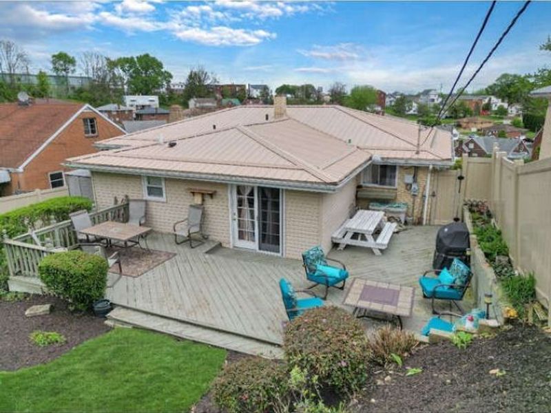 2711 Whitehaven Boulevard, Steubenville, OH 43952 Photo 3