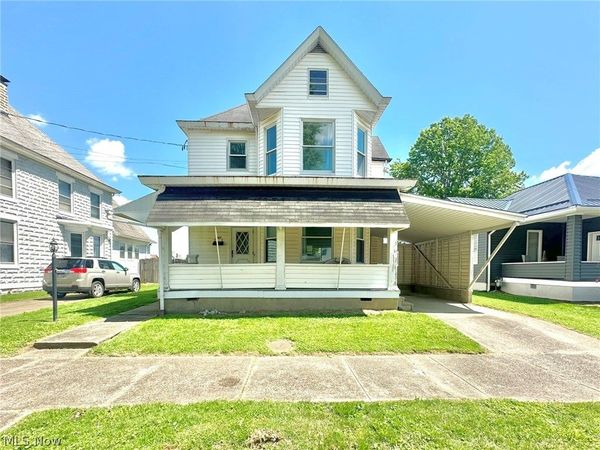 427 Columbia Avenue, Williamstown, WV 26187