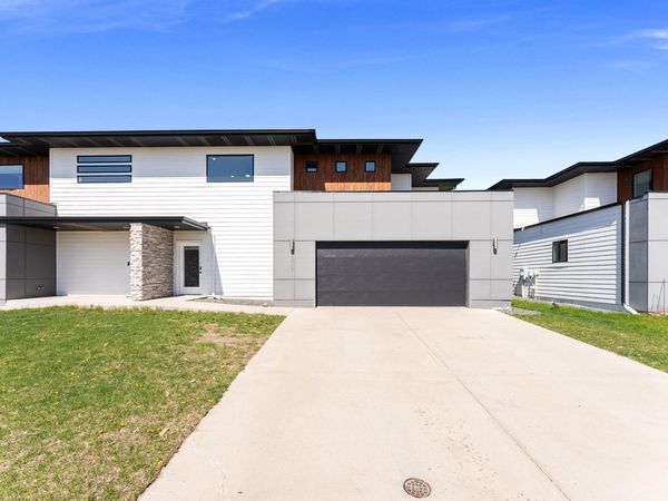 4215 N Pennsylvania Ave, Sioux Falls, SD 57107