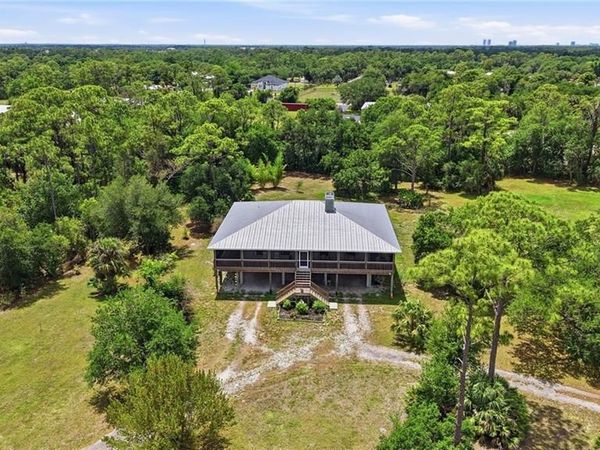 6650 Chipper LN, NORTH FORT MYERS, FL 33917