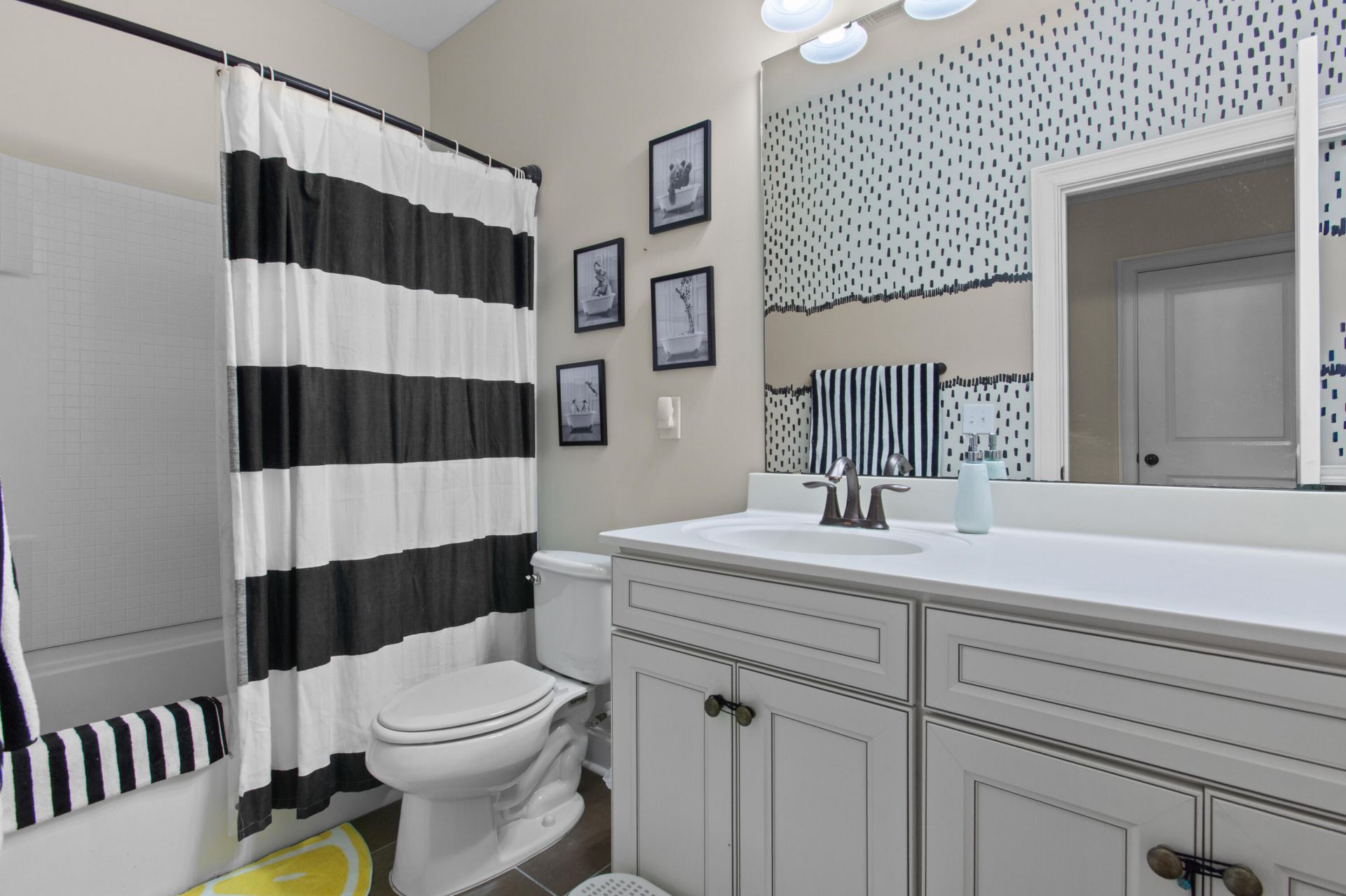 4282 Misty Hollow Lane Photo 25