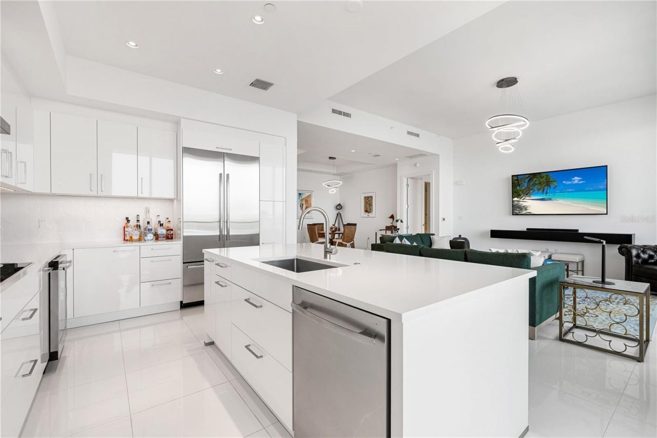 111 S Pineapple Avenue, Unit 1208, Sarasota, FL 34236 Photo