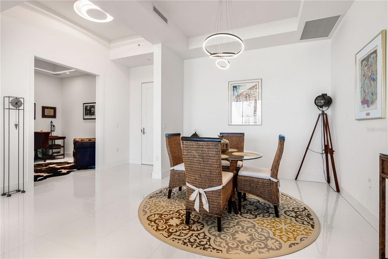111 S Pineapple Avenue, Unit 1208, Sarasota, FL 34236 Photo