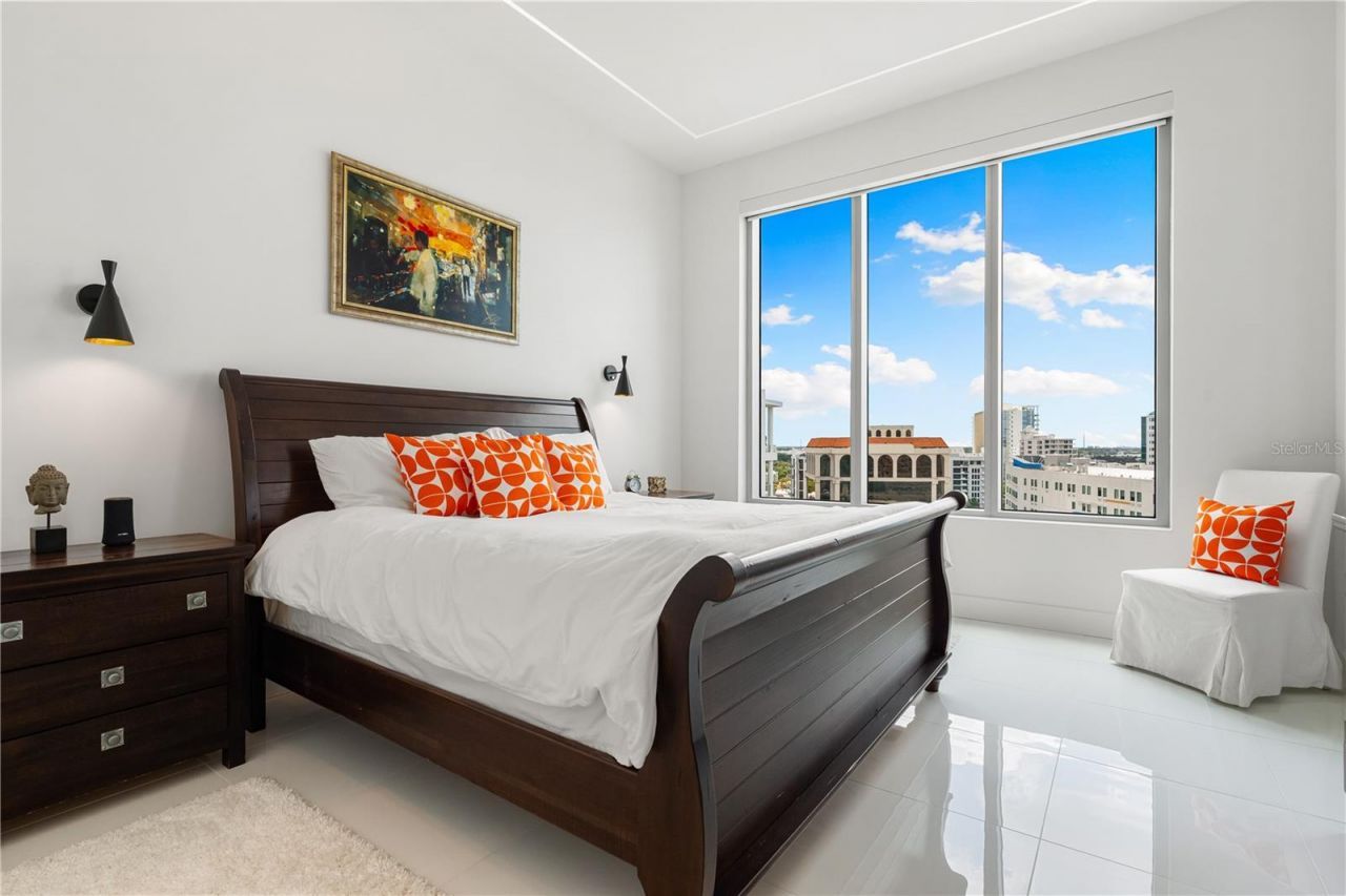 111 S Pineapple Avenue, Unit 1208, Sarasota, FL 34236 Photo