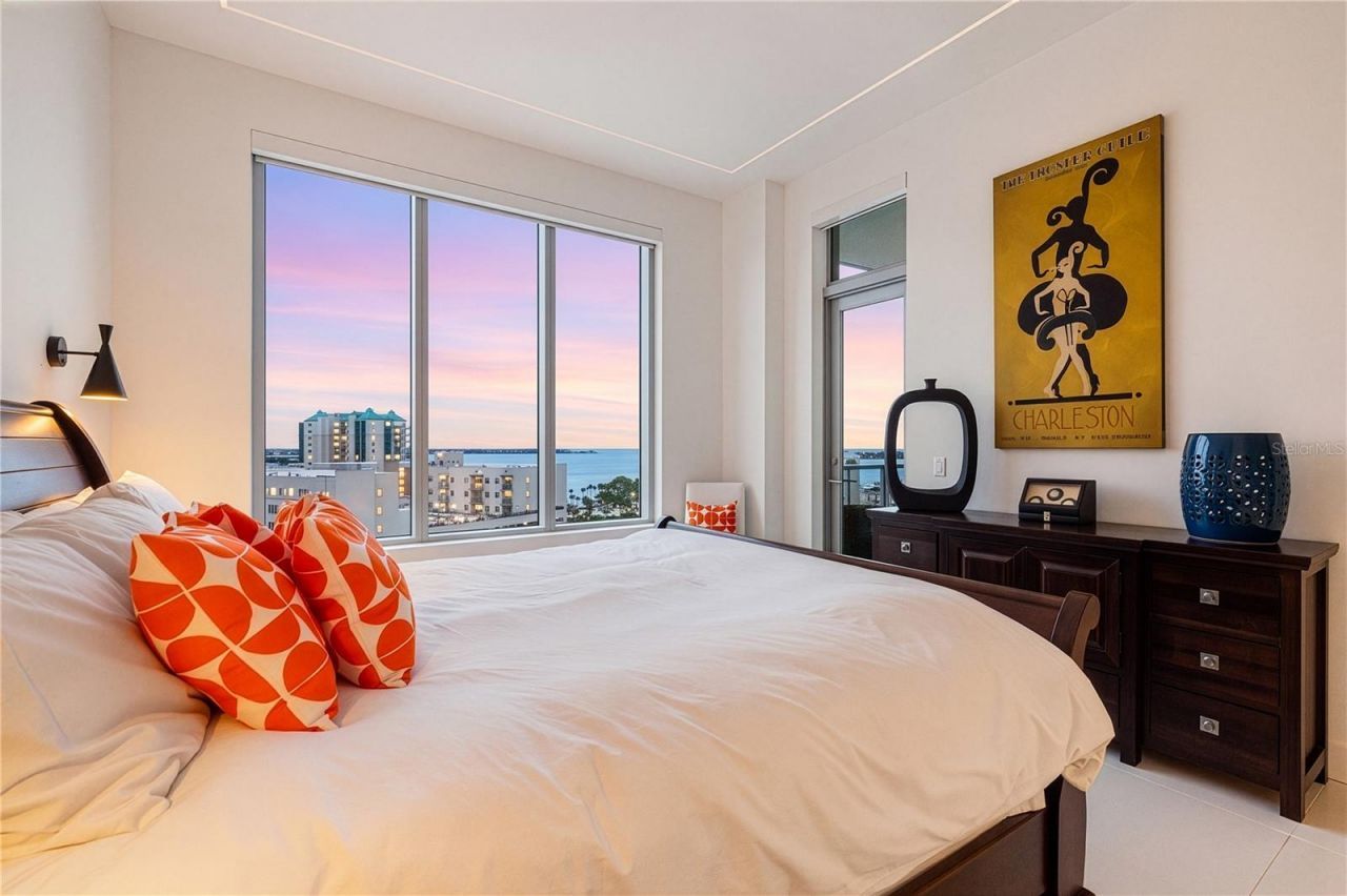 111 S Pineapple Avenue, Unit 1208, Sarasota, FL 34236 Photo
