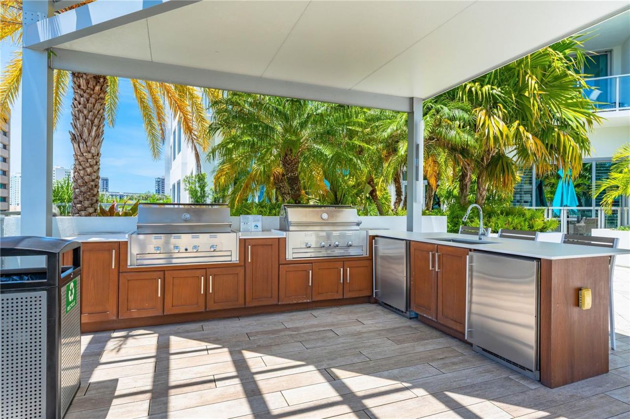 111 S Pineapple Avenue, Unit 1208, Sarasota, FL 34236 Photo