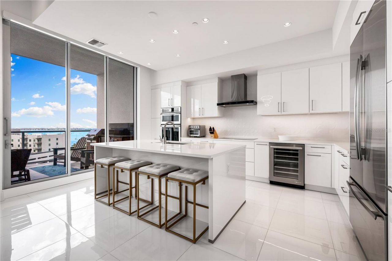 111 S Pineapple Avenue, Unit 1208, Sarasota, FL 34236 Photo