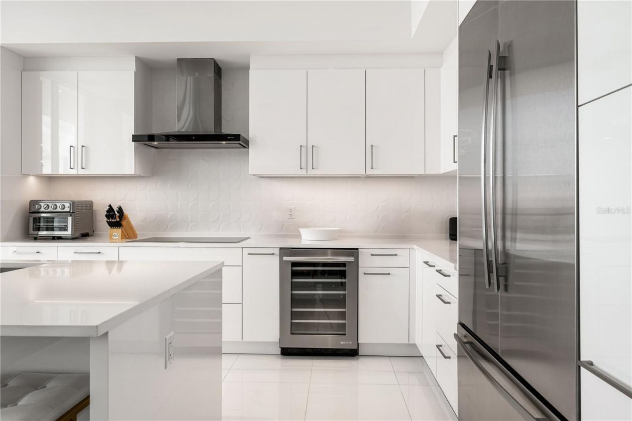 111 S Pineapple Avenue, Unit 1208, Sarasota, FL 34236 Photo