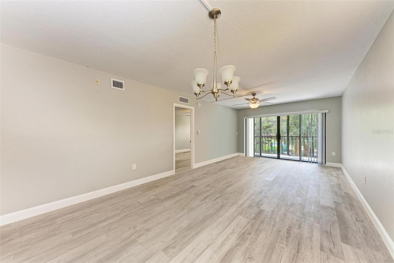 515 30th Avenue W, Unit H201, Bradenton, FL 34205 Photo