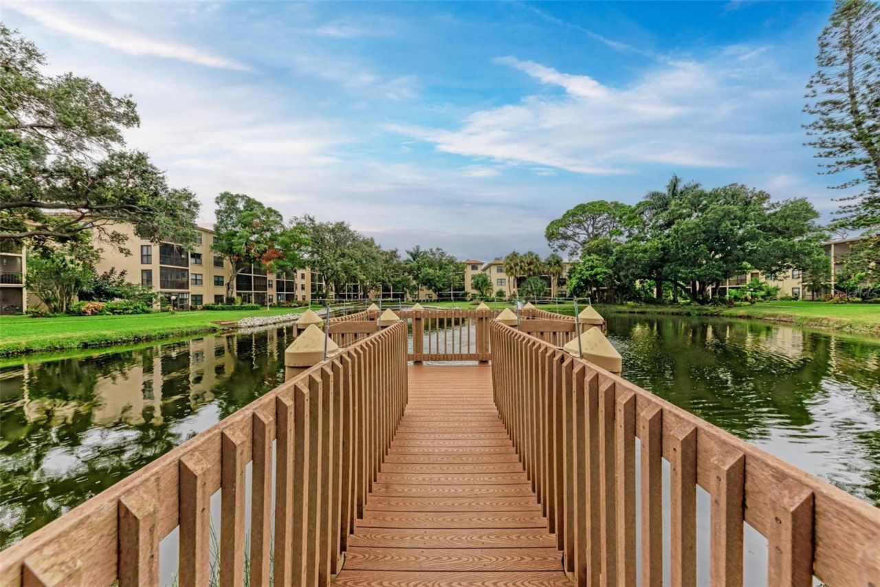 515 30th Avenue W, Unit H201, Bradenton, FL 34205 Photo