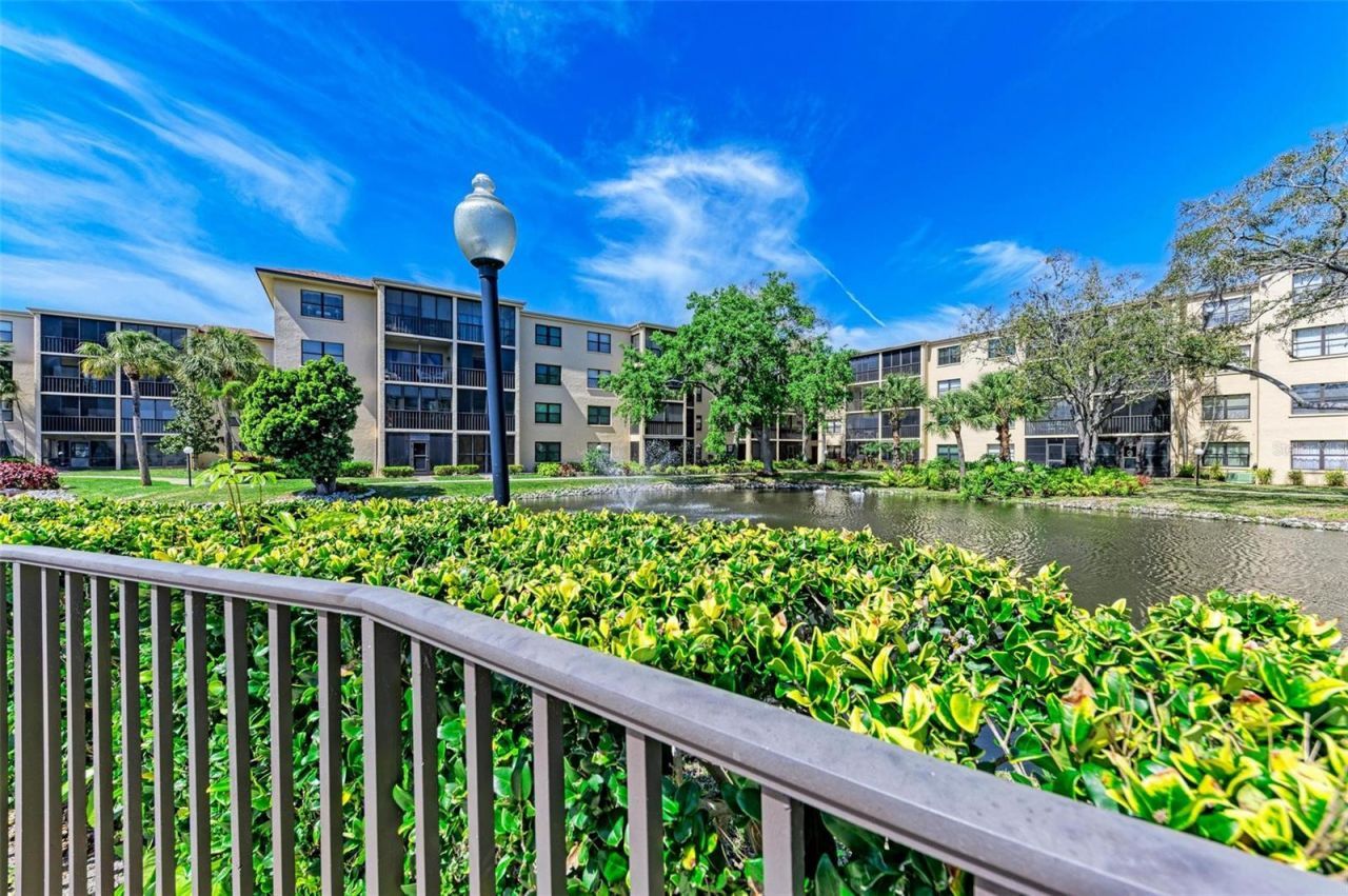 515 30th Avenue W, Unit H201, Bradenton, FL 34205 Photo
